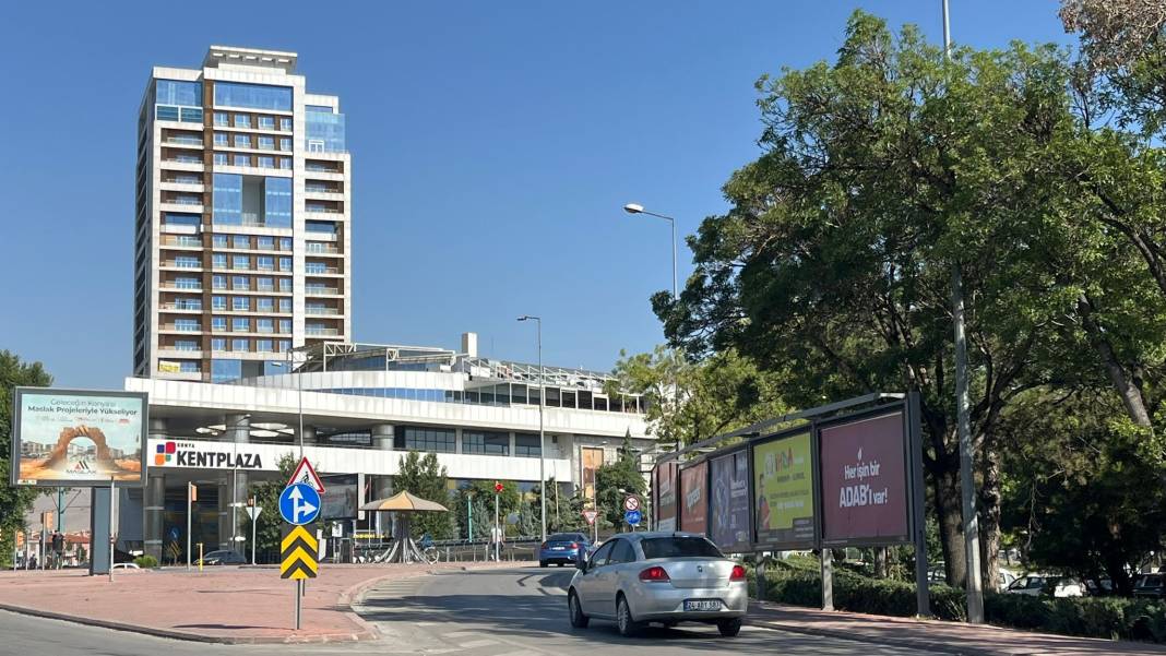 Gizemli reklam Konya’yı ikiye böldü 3